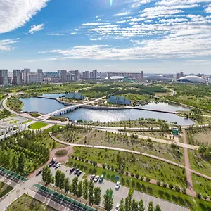 у ботанического сада, в самом центре Отель